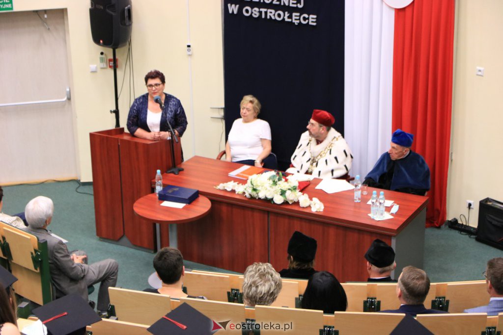 Uroczyste posiedzenie senatu WSAP na zakończenie roku akademickiego [03.07.2021] - zdjęcie #43 - eOstroleka.pl