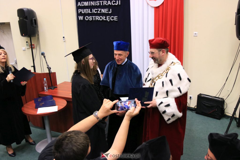 Uroczyste posiedzenie senatu WSAP na zakończenie roku akademickiego [03.07.2021] - zdjęcie #30 - eOstroleka.pl