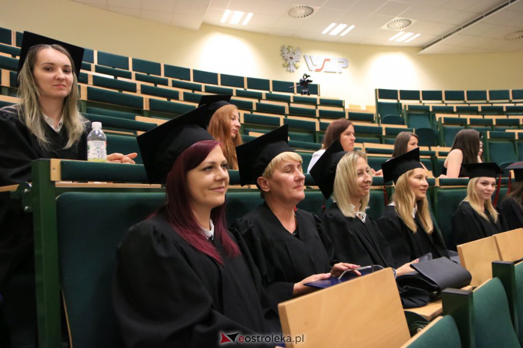 Uroczyste posiedzenie senatu WSAP na zakończenie roku akademickiego [03.07.2021] - zdjęcie #19 - eOstroleka.pl