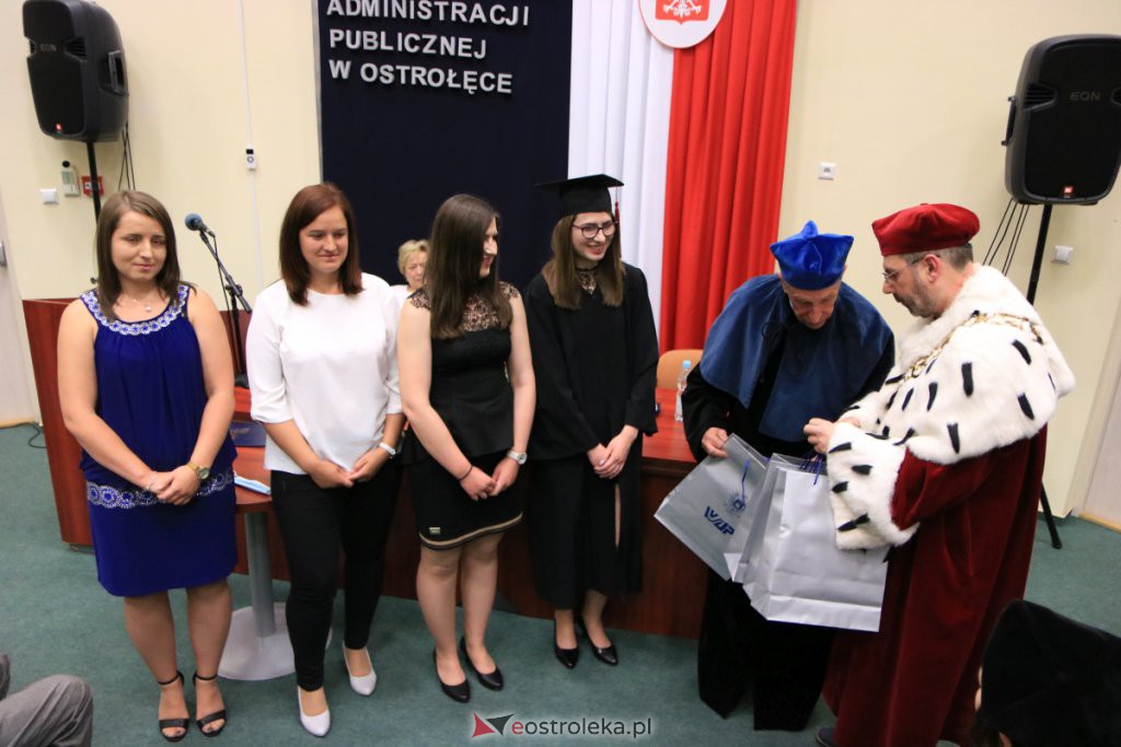 Uroczyste posiedzenie senatu WSAP na zakończenie roku akademickiego [03.07.2021] - zdjęcie #14 - eOstroleka.pl