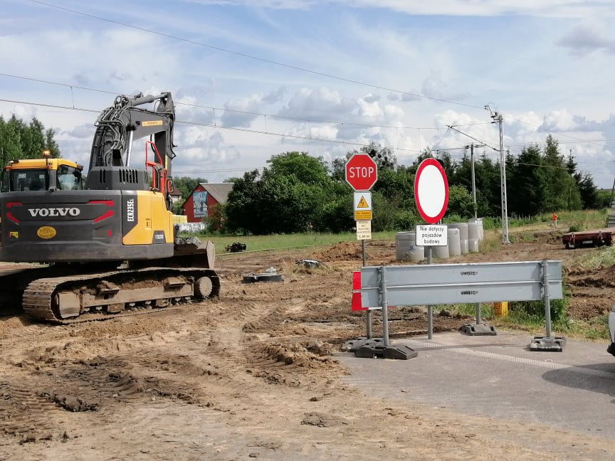 Trwa przebudowa przejazdu kolejowego na ulicy Ławskiej. Przypominamy o objazdach [03.07.2021] - zdjęcie #6 - eOstroleka.pl