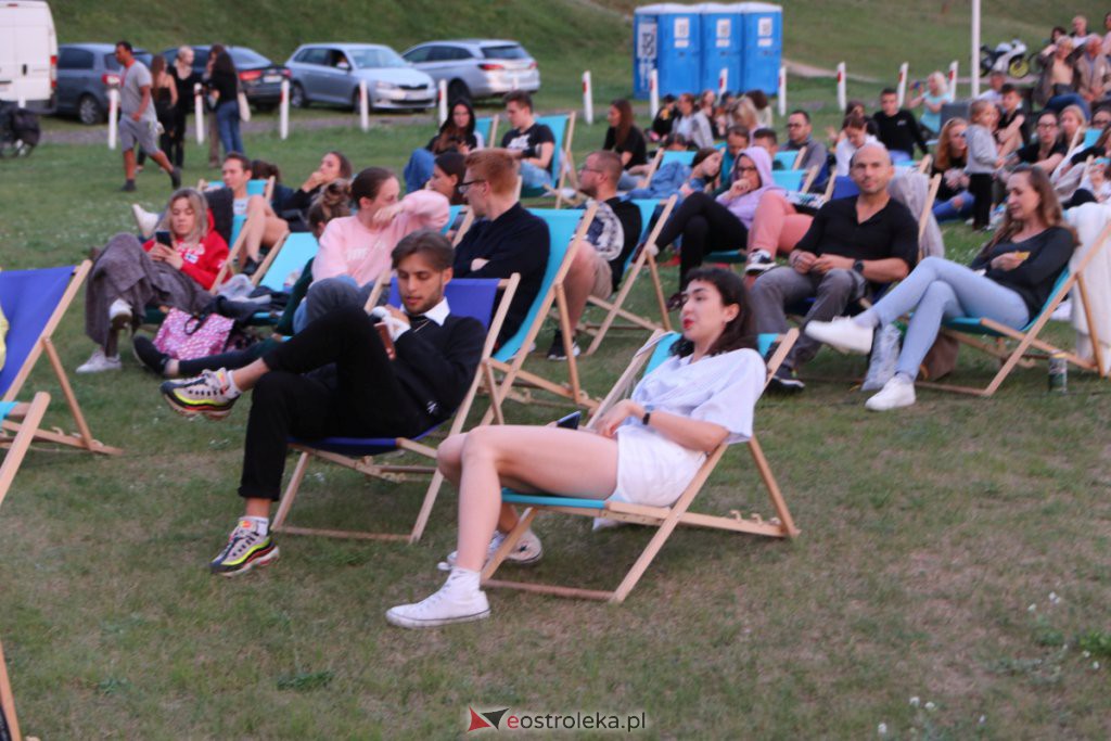 „W starym dobrym stylu” – kino letnie na plaży miejskiej [03.07.2021] - zdjęcie #16 - eOstroleka.pl