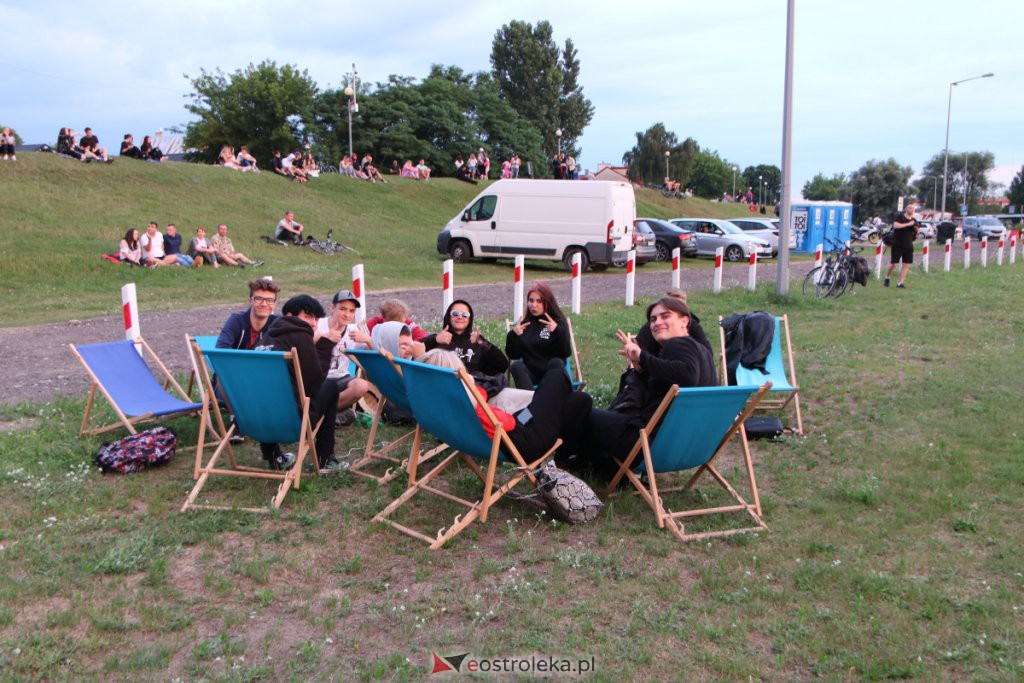 „W starym dobrym stylu” – kino letnie na plaży miejskiej [03.07.2021] - zdjęcie #38 - eOstroleka.pl
