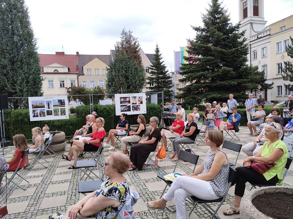 Art Czwartek - koncert Beaty Banasik [08.07.2021] - zdjęcie #6 - eOstroleka.pl