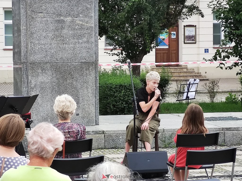 Art Czwartek - koncert Beaty Banasik [08.07.2021] - zdjęcie #18 - eOstroleka.pl