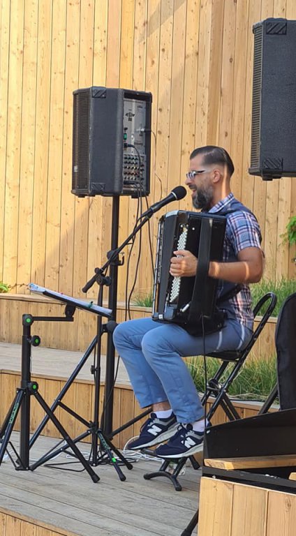 Trzeci koncert w tężni solankowej za nami. Wystąpił Michał Sawicki  - zdjęcie #1 - eOstroleka.pl