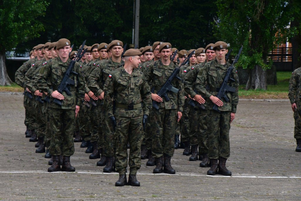 Kolejna grupa „terytorialsów” złożyła przysięgę. Wśród nich są żołnierze z Ostrołęki i okolic [09.07.2021] - zdjęcie #1 - eOstroleka.pl