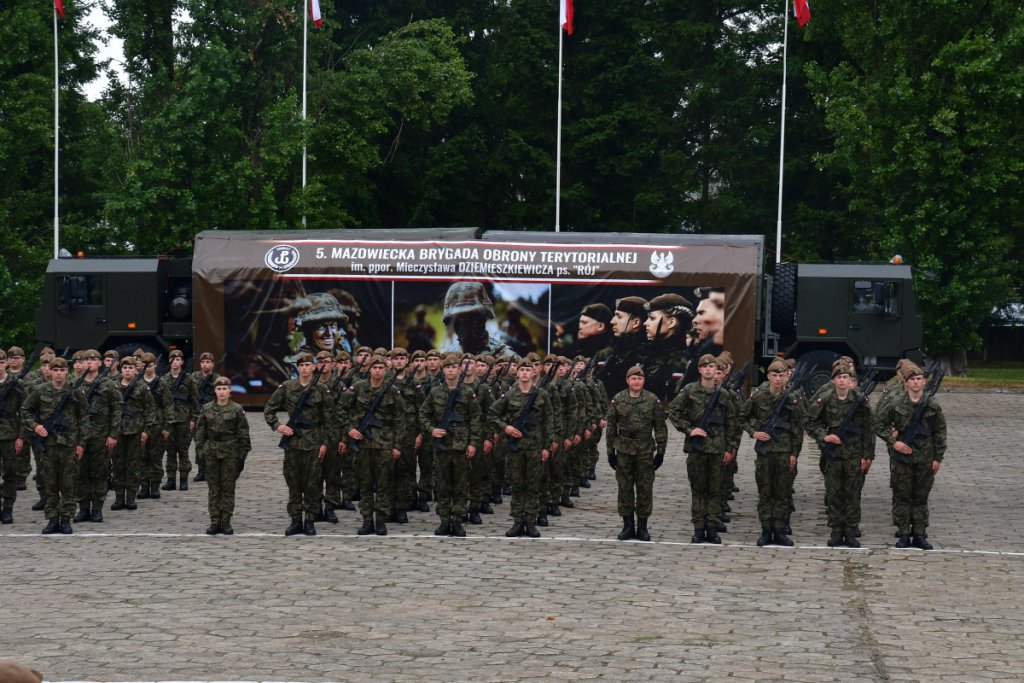 Kolejna grupa „terytorialsów” złożyła przysięgę. Wśród nich są żołnierze z Ostrołęki i okolic [09.07.2021] - zdjęcie #10 - eOstroleka.pl