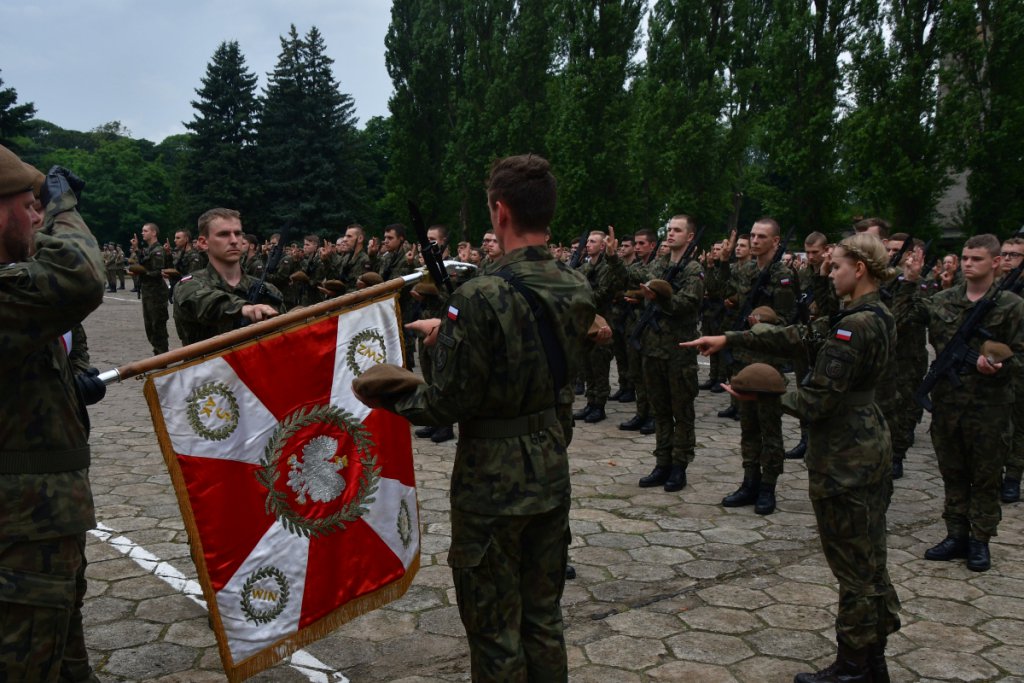 Kolejna grupa „terytorialsów” złożyła przysięgę. Wśród nich są żołnierze z Ostrołęki i okolic [09.07.2021] - zdjęcie #11 - eOstroleka.pl