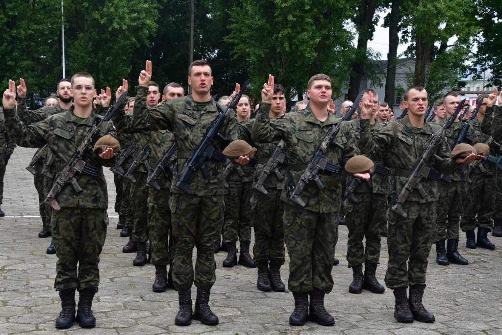 Kolejna grupa „terytorialsów” złożyła przysięgę. Wśród nich są żołnierze z Ostrołęki i okolic [09.07.2021] - zdjęcie #12 - eOstroleka.pl