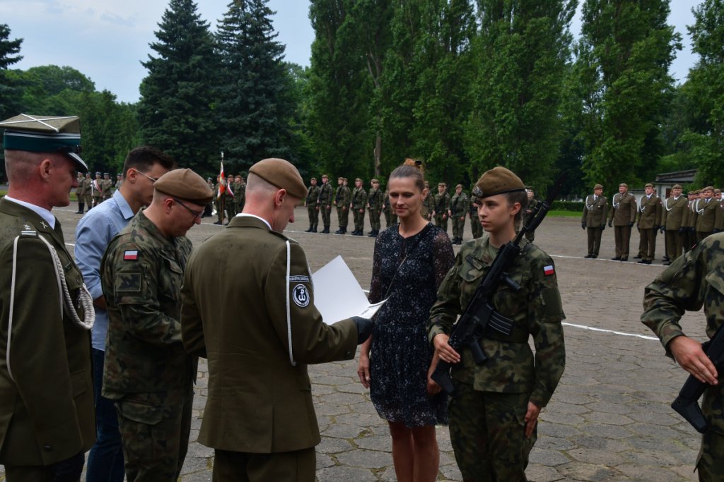 Kolejna grupa „terytorialsów” złożyła przysięgę. Wśród nich są żołnierze z Ostrołęki i okolic [09.07.2021] - zdjęcie #14 - eOstroleka.pl
