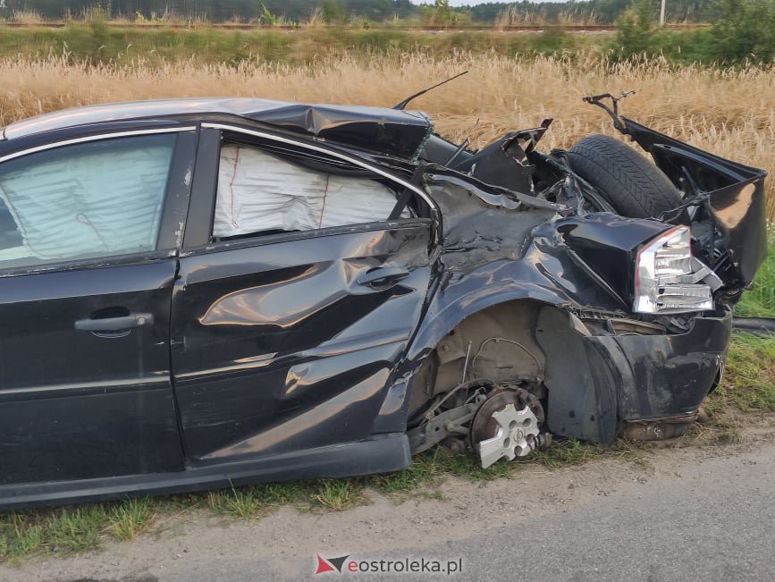 Wypadek na przejeździe kolejowym w Grucelach [12.07.2021] - zdjęcie #3 - eOstroleka.pl