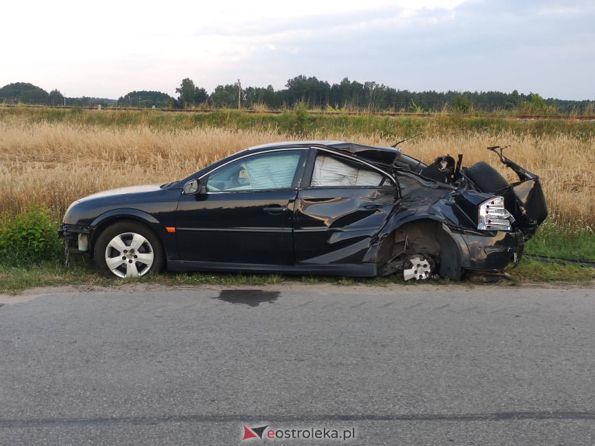 Wypadek na przejeździe kolejowym w Grucelach [12.07.2021] - zdjęcie #5 - eOstroleka.pl