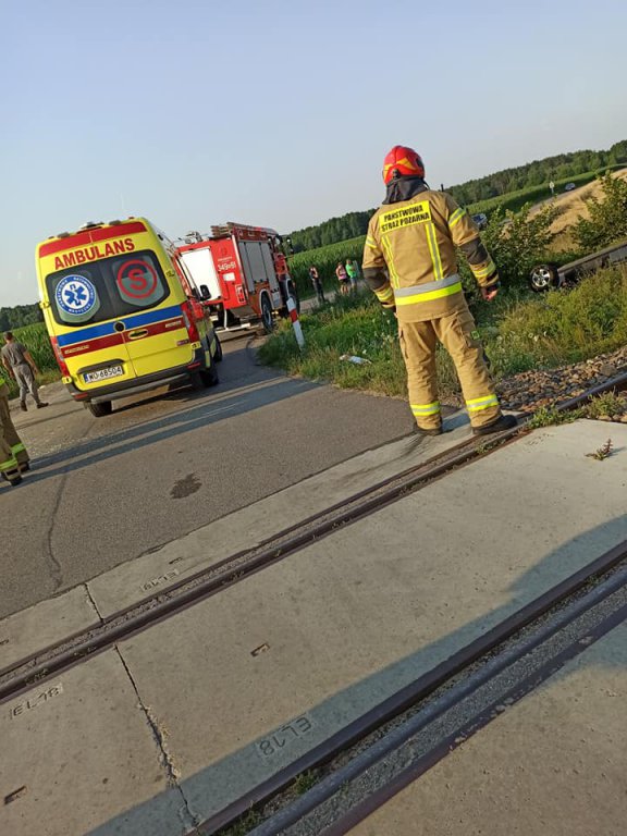 Wypadek na przejeździe kolejowym w Grucelach [12.07.2021] - zdjęcie #20 - eOstroleka.pl
