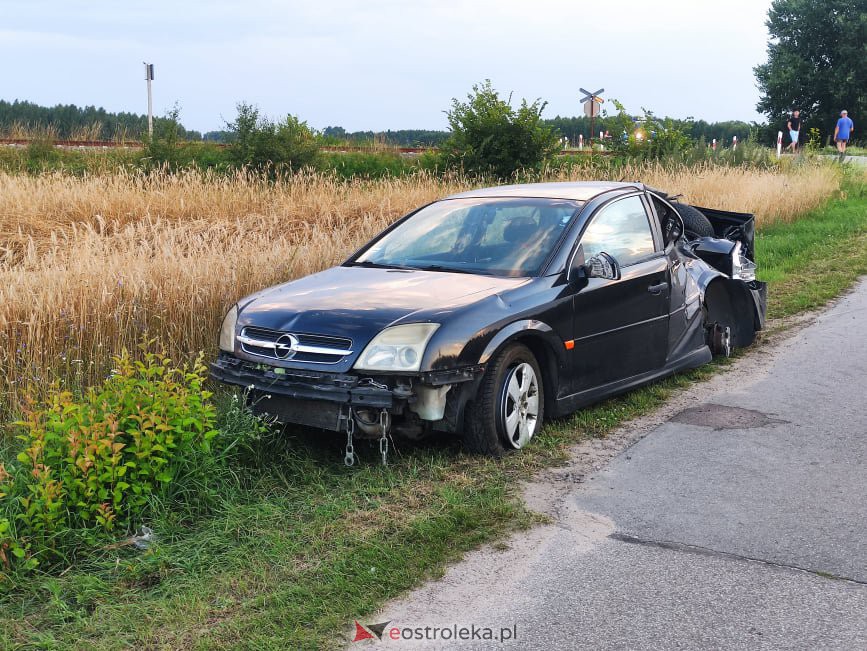 Wypadek na przejeździe kolejowym w Grucelach [12.07.2021] - zdjęcie #10 - eOstroleka.pl