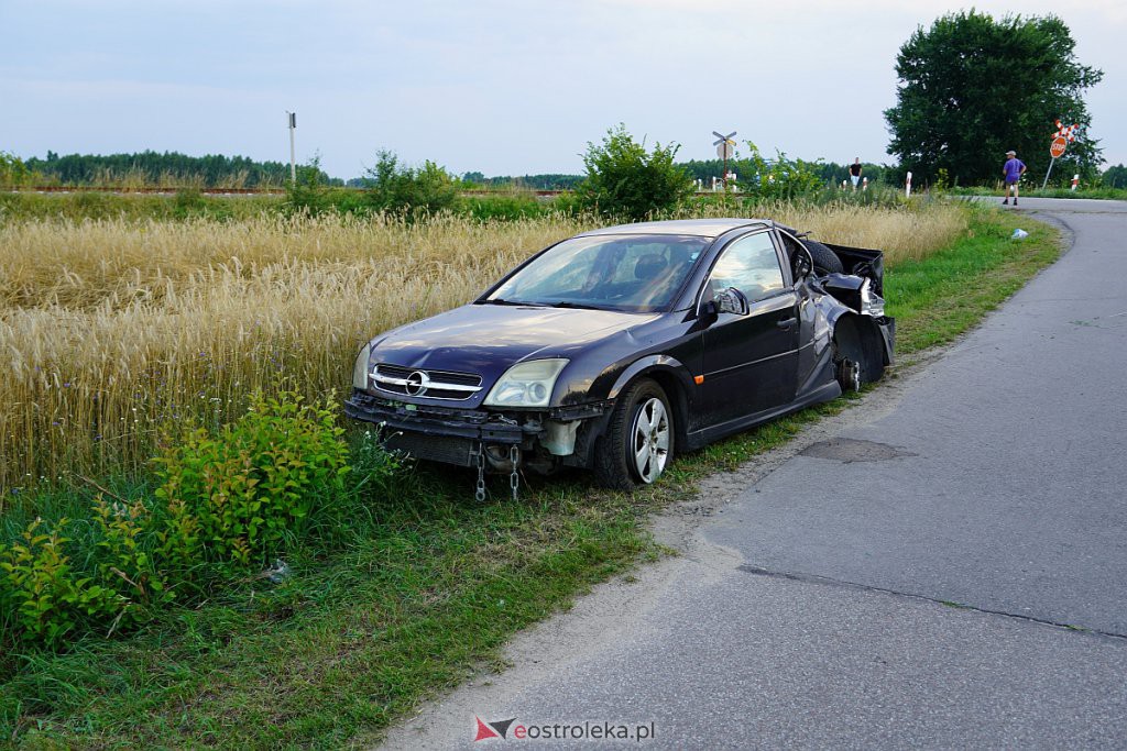 Wypadek na przejeździe kolejowym w Grucelach [12.07.2021] - zdjęcie #14 - eOstroleka.pl