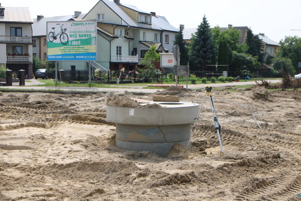 Fotoraport z budowy ronda na ulicy Goworowskiej [14.07.2021] - zdjęcie #24 - eOstroleka.pl