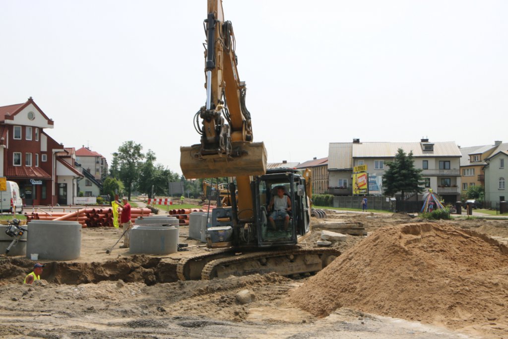 Fotoraport z budowy ronda na ulicy Goworowskiej [14.07.2021] - zdjęcie #31 - eOstroleka.pl