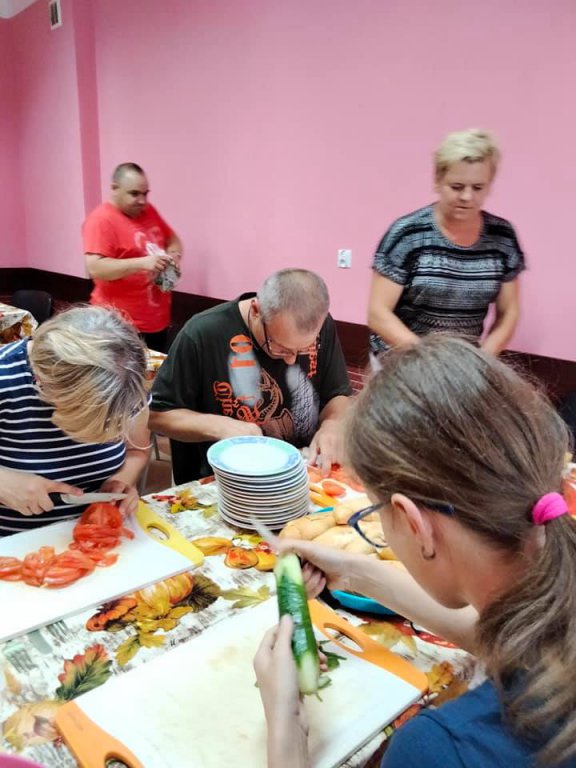 Trening kulinarny w ŚDS w Czarnowie - zdjęcie #13 - eOstroleka.pl