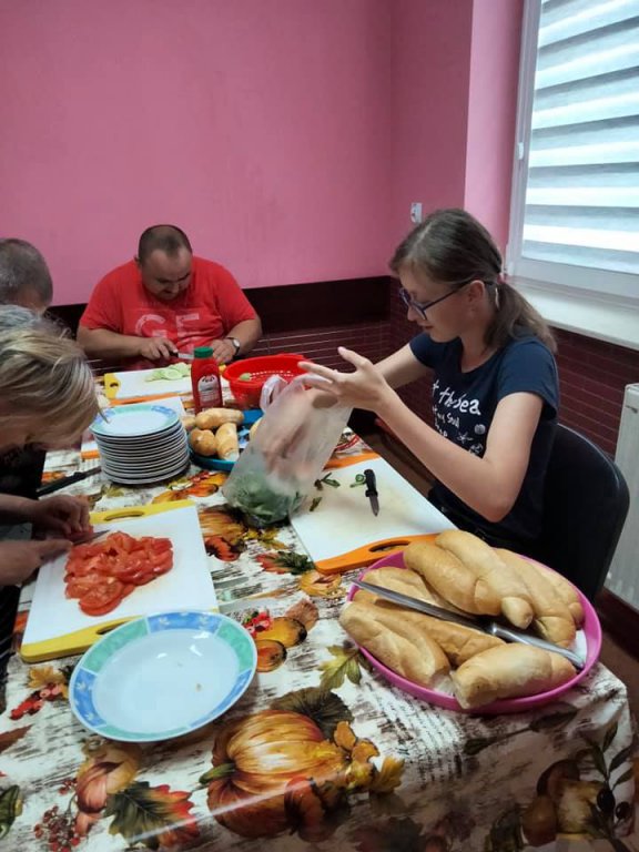Trening kulinarny w ŚDS w Czarnowie - zdjęcie #19 - eOstroleka.pl