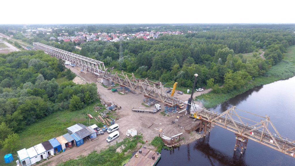 Przebudowa mostu kolejowego w Ostrołęce [15.07.2021] - zdjęcie #2 - eOstroleka.pl