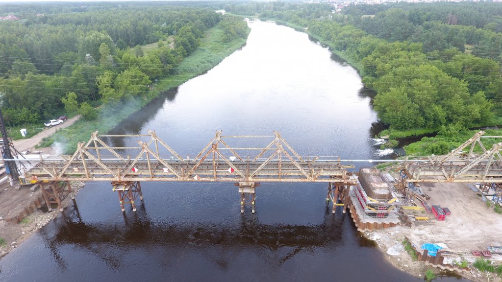 Przebudowa mostu kolejowego w Ostrołęce [15.07.2021] - zdjęcie #6 - eOstroleka.pl