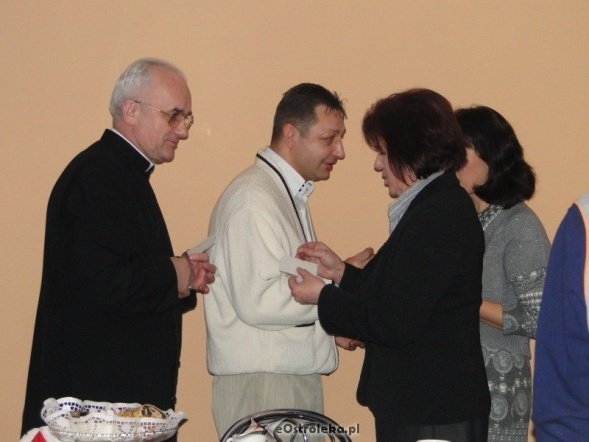 MOPR wigilia u Romów (21.12.2010) - zdjęcie #1 - eOstroleka.pl