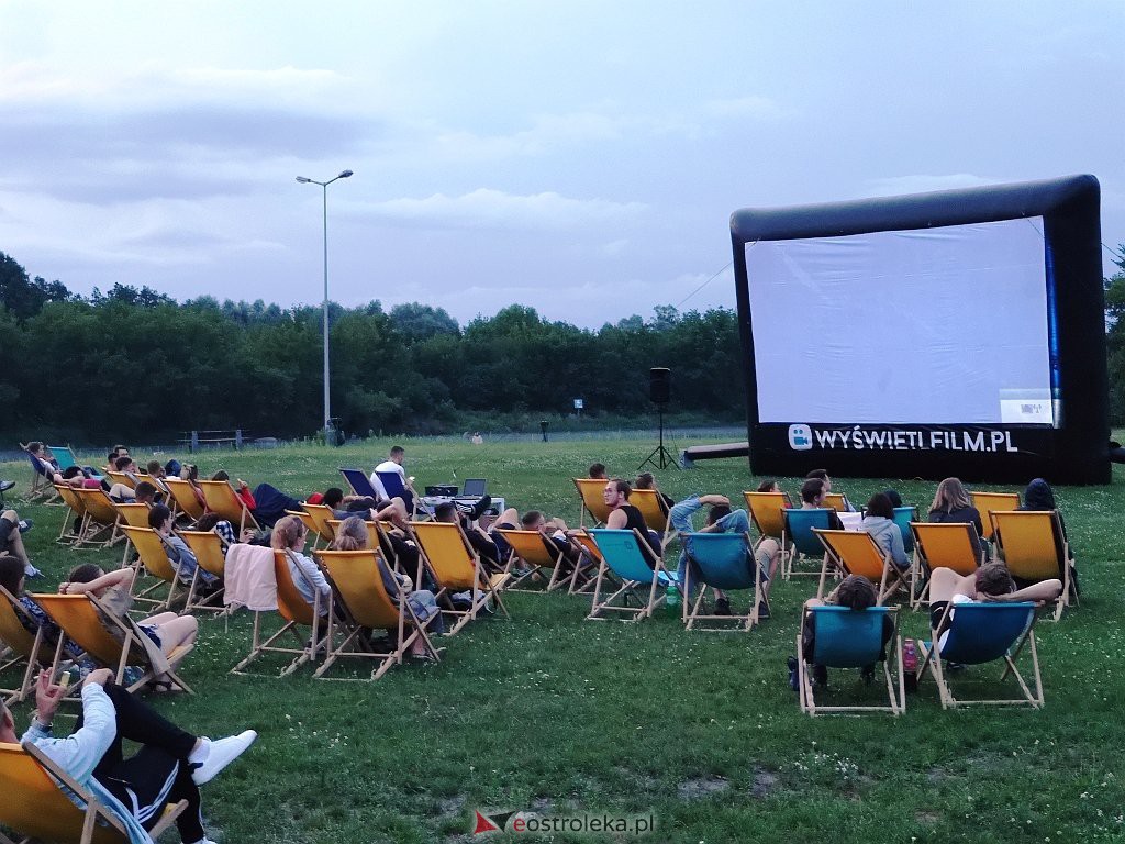 Kino letnie w Ostrołęce [17.07.2021] - zdjęcie #15 - eOstroleka.pl