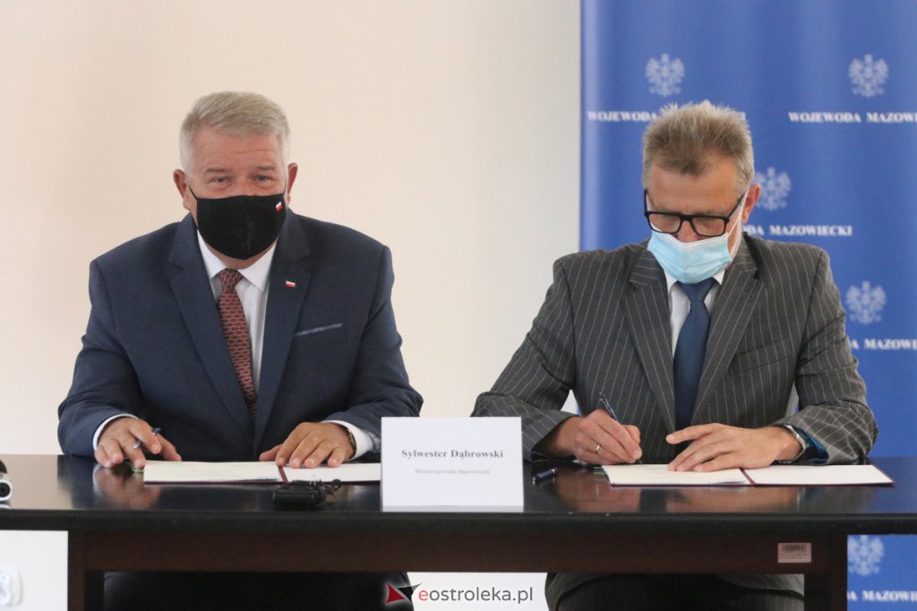 Uroczystość podpisania umów w ramach Rządowego Funduszu Rozwoju Dróg z samorządami z regionu ostrołęckiego [23.07.2021] - zdjęcie #22 - eOstroleka.pl