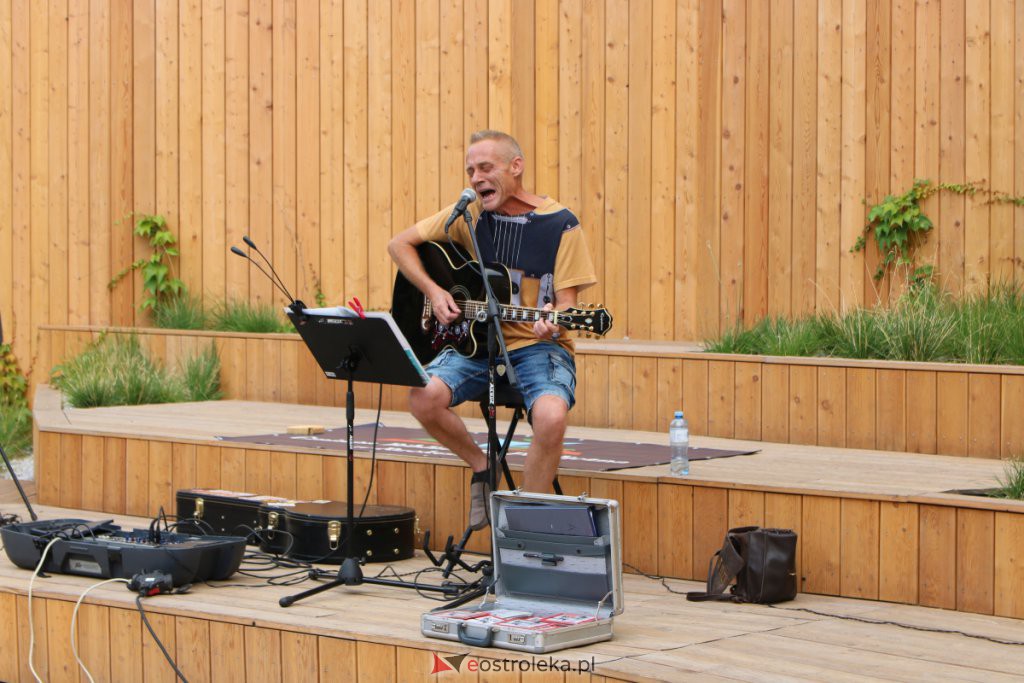 Rzekuń: Spotkania w tężni i koncert Adama Wołosza [25.07.2021] - zdjęcie #33 - eOstroleka.pl