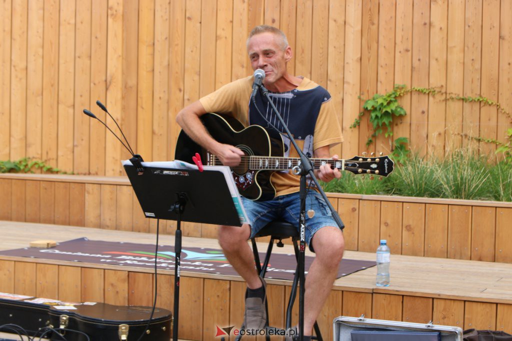 Rzekuń: Spotkania w tężni i koncert Adama Wołosza [25.07.2021] - zdjęcie #31 - eOstroleka.pl