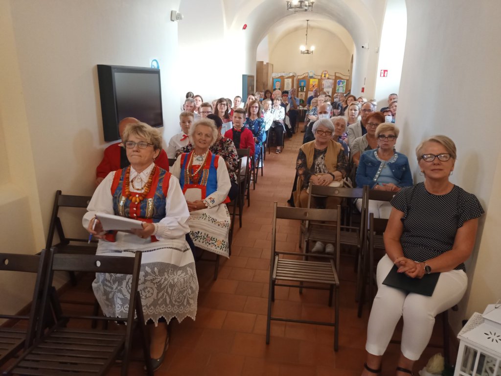Noc Poezji w myszynieckiej dzwonnicy. W hołdzie ks. Skierkowskiemu [21.07.2021] - zdjęcie #37 - eOstroleka.pl
