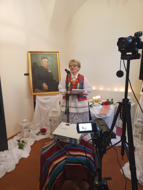 Noc Poezji w myszynieckiej dzwonnicy. W hołdzie ks. Skierkowskiemu [21.07.2021] - zdjęcie #22 - eOstroleka.pl