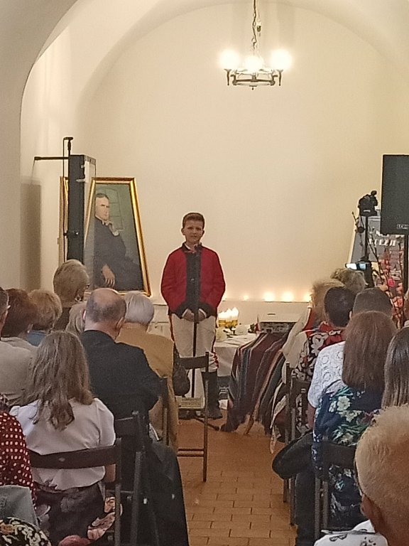 Noc Poezji w myszynieckiej dzwonnicy. W hołdzie ks. Skierkowskiemu [21.07.2021] - zdjęcie #15 - eOstroleka.pl