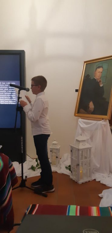 Noc Poezji w myszynieckiej dzwonnicy. W hołdzie ks. Skierkowskiemu [21.07.2021] - zdjęcie #13 - eOstroleka.pl