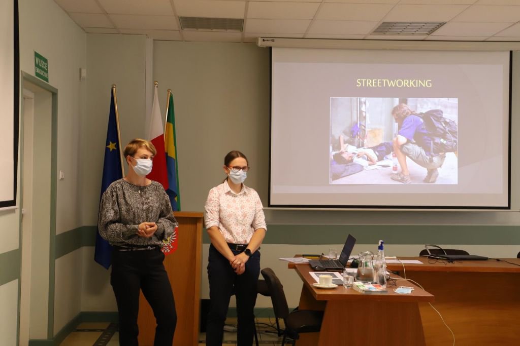 Szkolenie z zakresu streetworkingu w ostrołęckim ratuszu [27.07.2021] - zdjęcie #4 - eOstroleka.pl