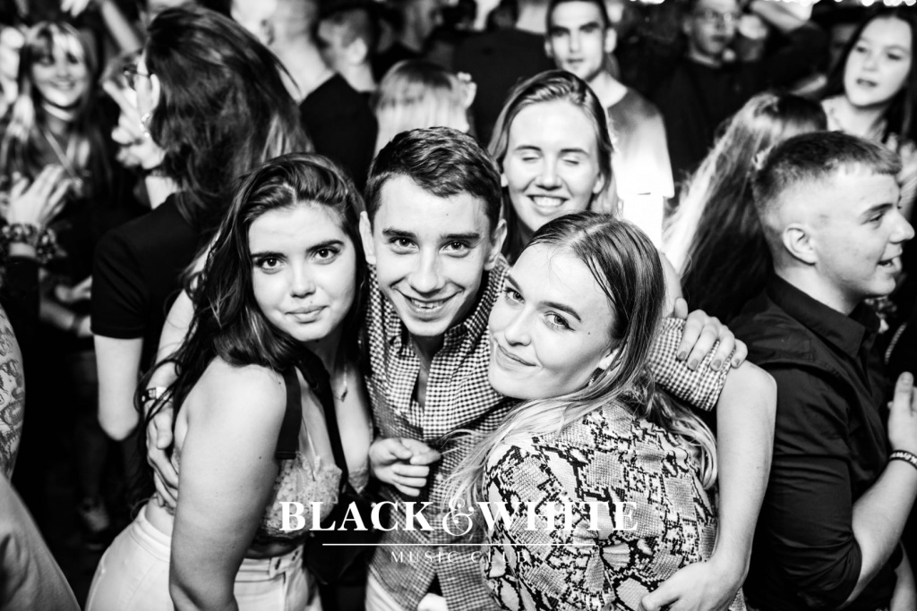 Studniówka z Cypisem w Clubie Black&White [23.07.2021] - zdjęcie #36 - eOstroleka.pl