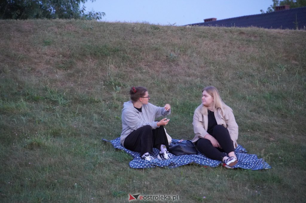 Kino plenerowe nad Narwią. Na zakończenie Na noże - zdjęcie #17 - eOstroleka.pl