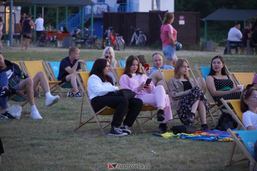 Kino plenerowe nad Narwią. Na zakończenie Na noże - zdjęcie #10 - eOstroleka.pl