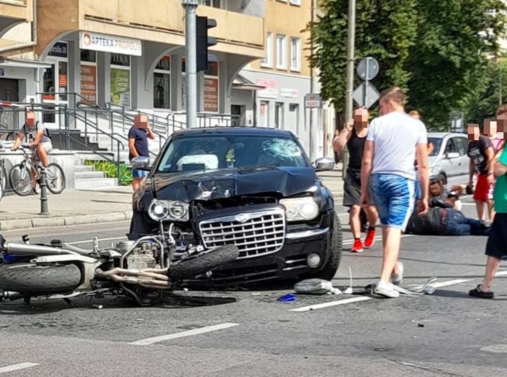 Wypadek na ruchliwym skrzyżowaniu w Ostrołęce [01.08.2021] - zdjęcie #1 - eOstroleka.pl