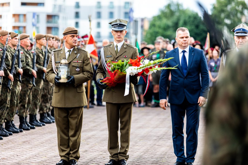 Miejskie uroczystości 77. rocznicy wybuchu Powstania Warszawskiego [01.08.2021] - zdjęcie #31 - eOstroleka.pl