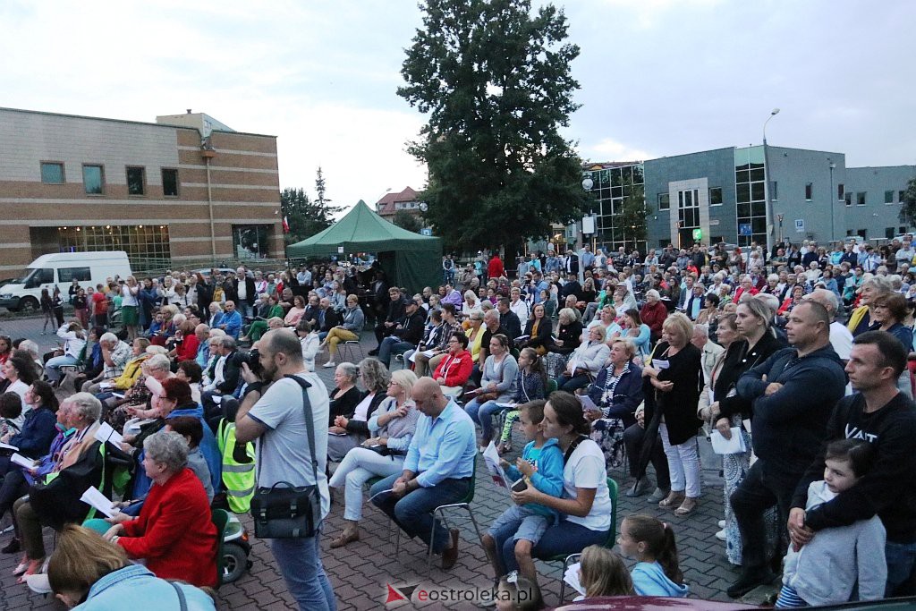 Koncert Ostrołęka Powstańcom Warszawskim [01.08.2021] - zdjęcie #15 - eOstroleka.pl