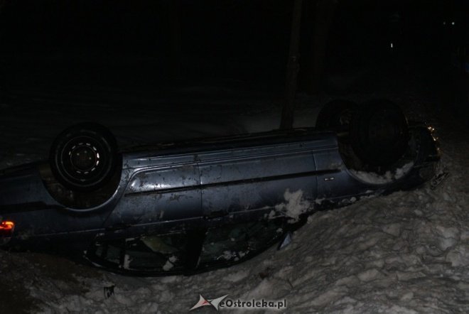 Wypadek w Łęgu Przedmiejskim (22.12.2010) - zdjęcie #7 - eOstroleka.pl