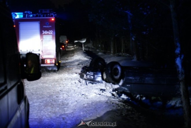 Wypadek w Łęgu Przedmiejskim (22.12.2010) - zdjęcie #5 - eOstroleka.pl