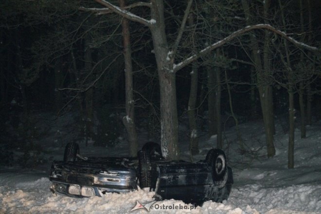 Wypadek w Łęgu Przedmiejskim (22.12.2010) - zdjęcie #3 - eOstroleka.pl
