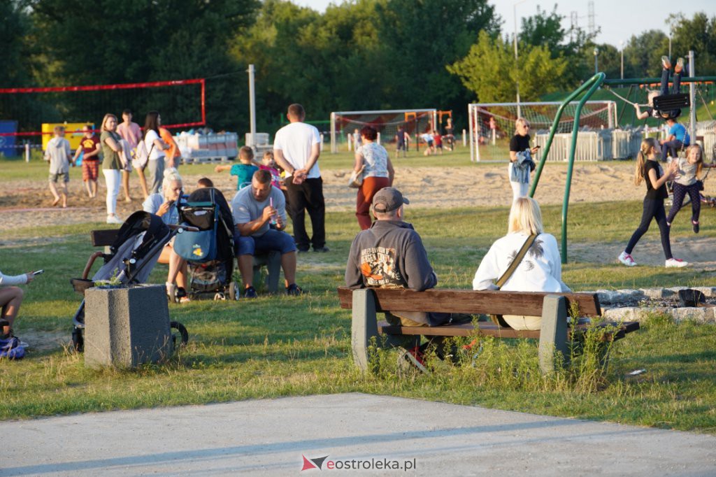 Potańcówka na Plaży Miejskiej w Ostrołęce [08.08.2021] - zdjęcie #14 - eOstroleka.pl