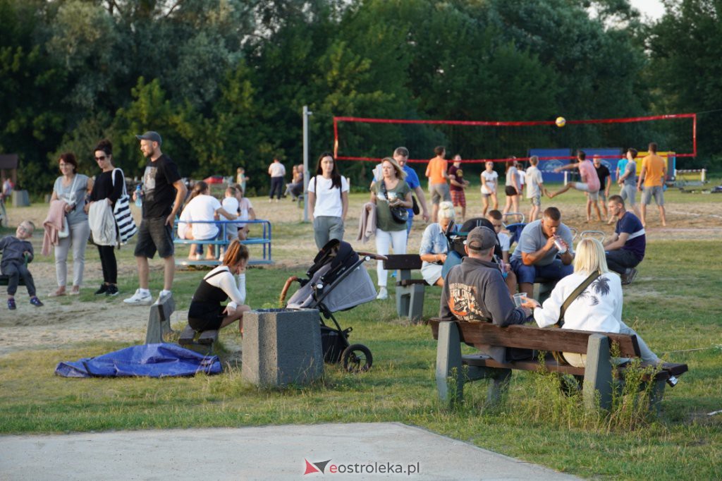 Potańcówka na Plaży Miejskiej w Ostrołęce [08.08.2021] - zdjęcie #29 - eOstroleka.pl
