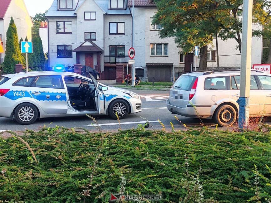 Wypadek przy wjeździe na most w Ostrołęce [09.08.2021] - zdjęcie #3 - eOstroleka.pl