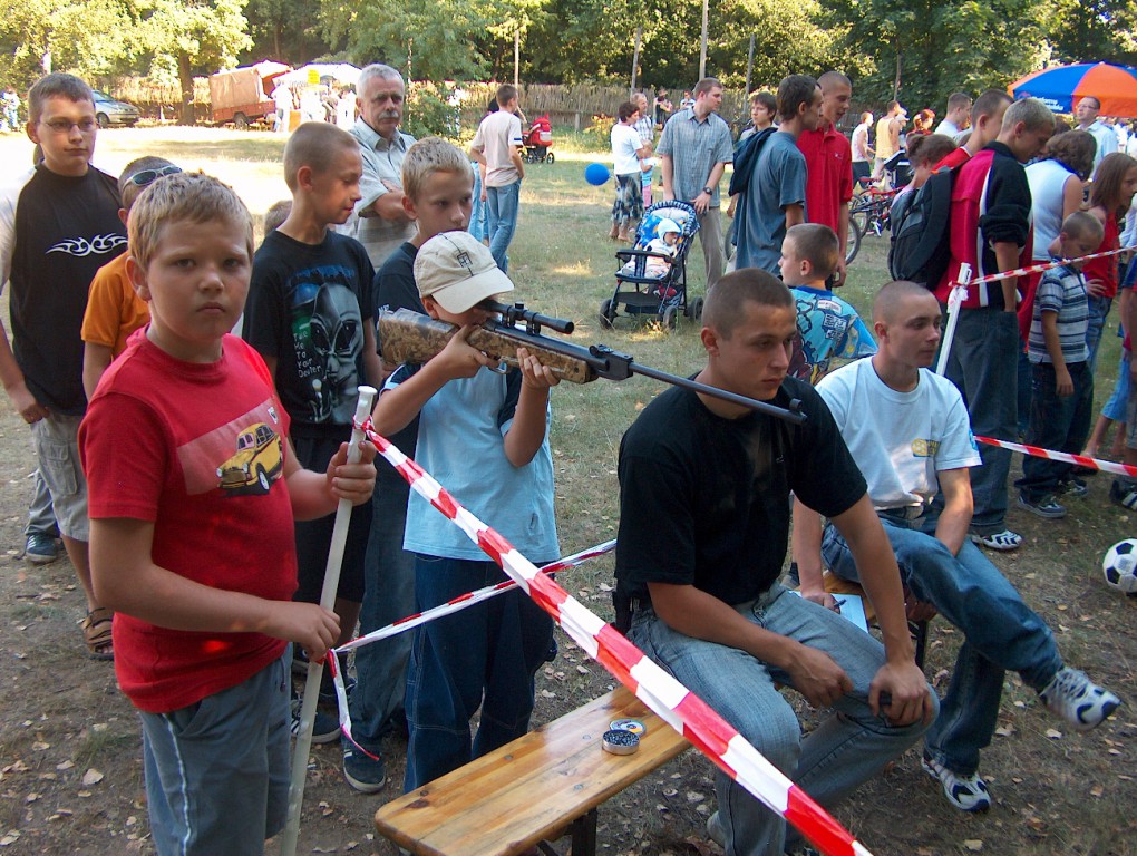 Festyn osiedla Łazek - 2004 r. - zdjęcie #5 - eOstroleka.pl