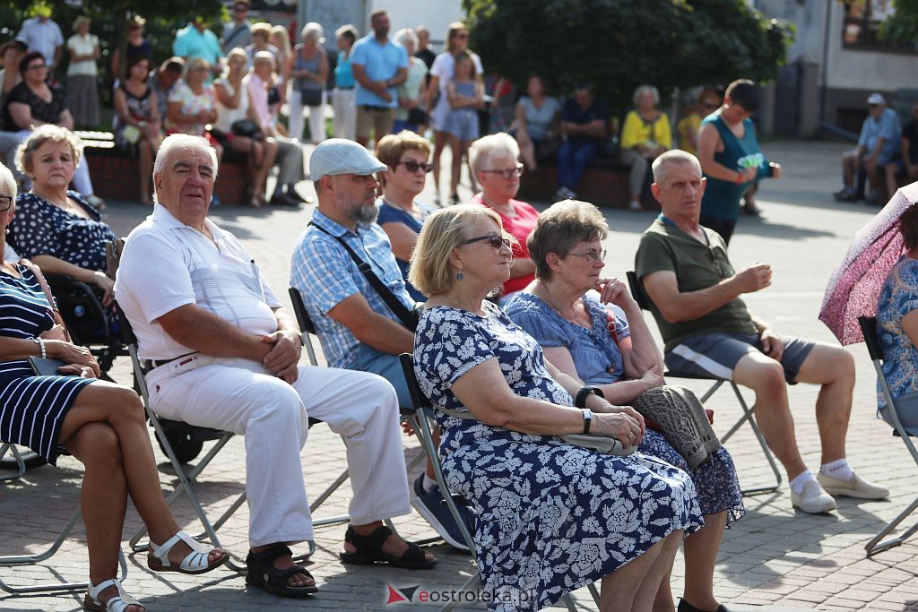 Koncert piosenek XX-lecia międzywojennego [15.08.2021] - zdjęcie #25 - eOstroleka.pl